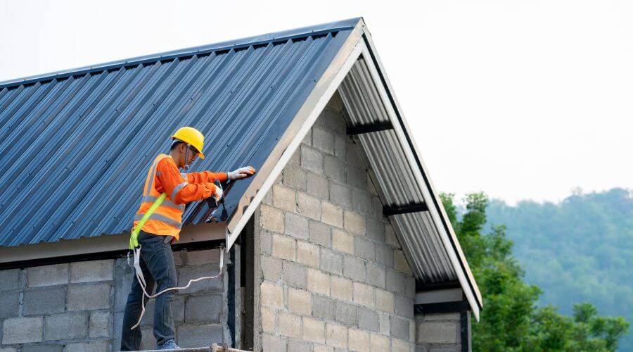 Expert Emergency Roof Repairs services in Coal Run, OH